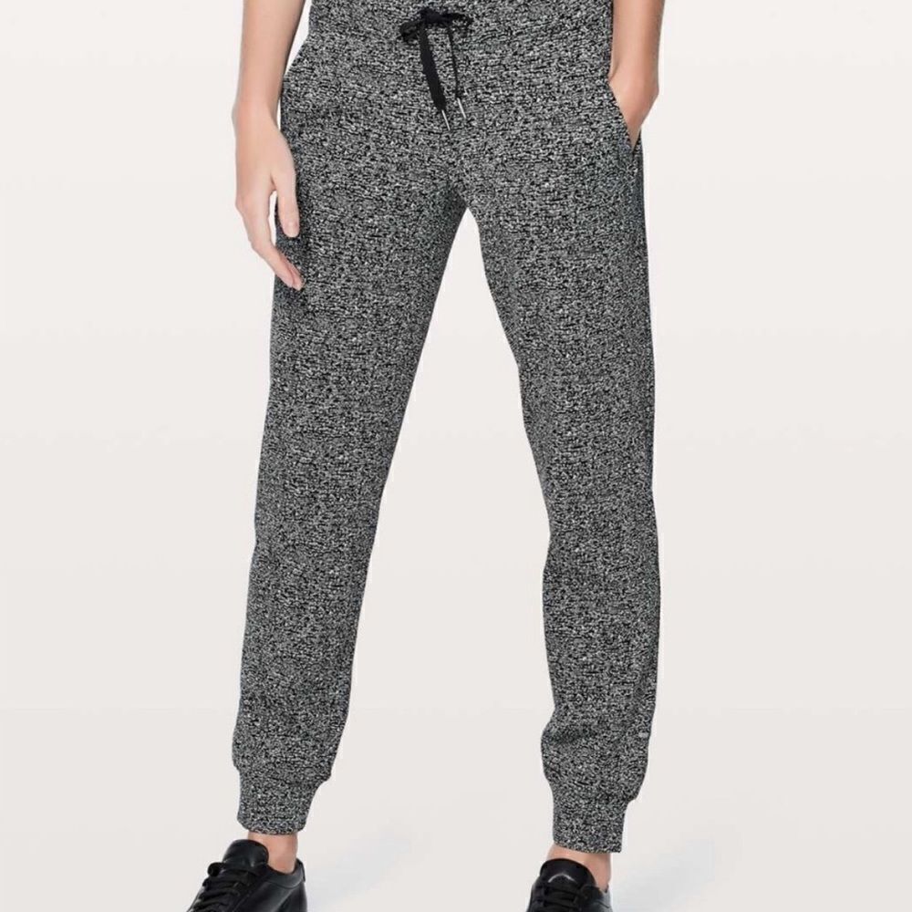 Lululemon ready to rulu jogger luon black white size 6